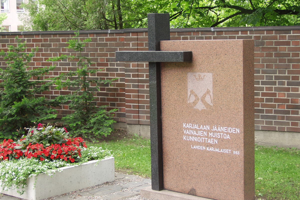Karjalaan jääneiden vainajien muistomerkki